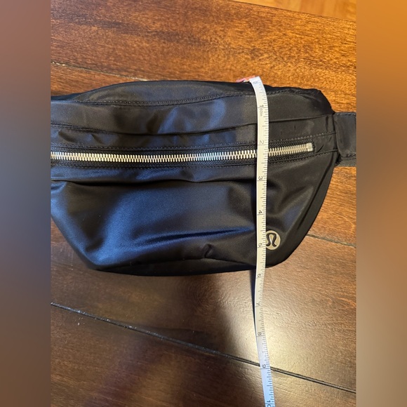 NWOT Lululemon City Adventurer Belt Bag 2.5L Black Unisex - Picture 7 of 7
